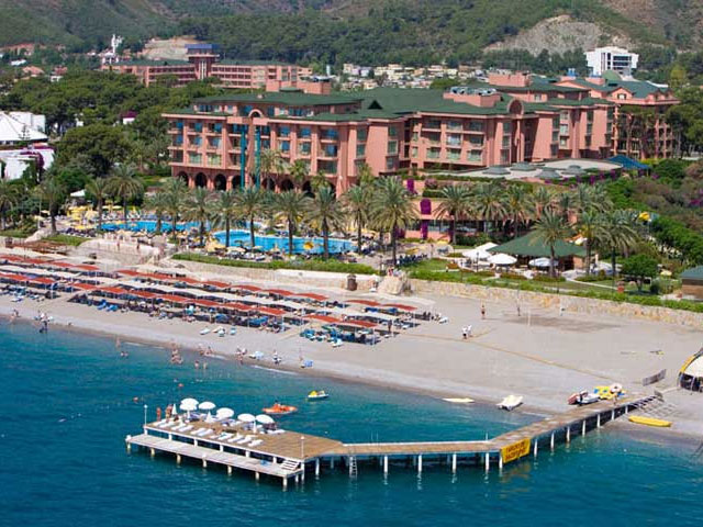 FANTASIA DELUX HOTEL