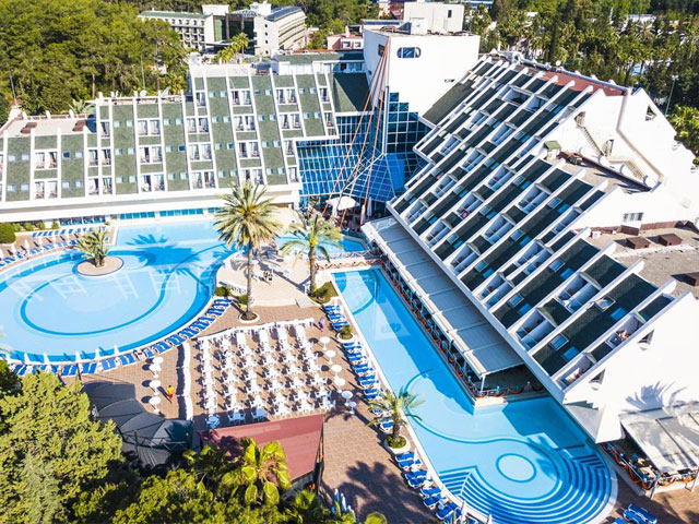 QUEENS PARK OTEL